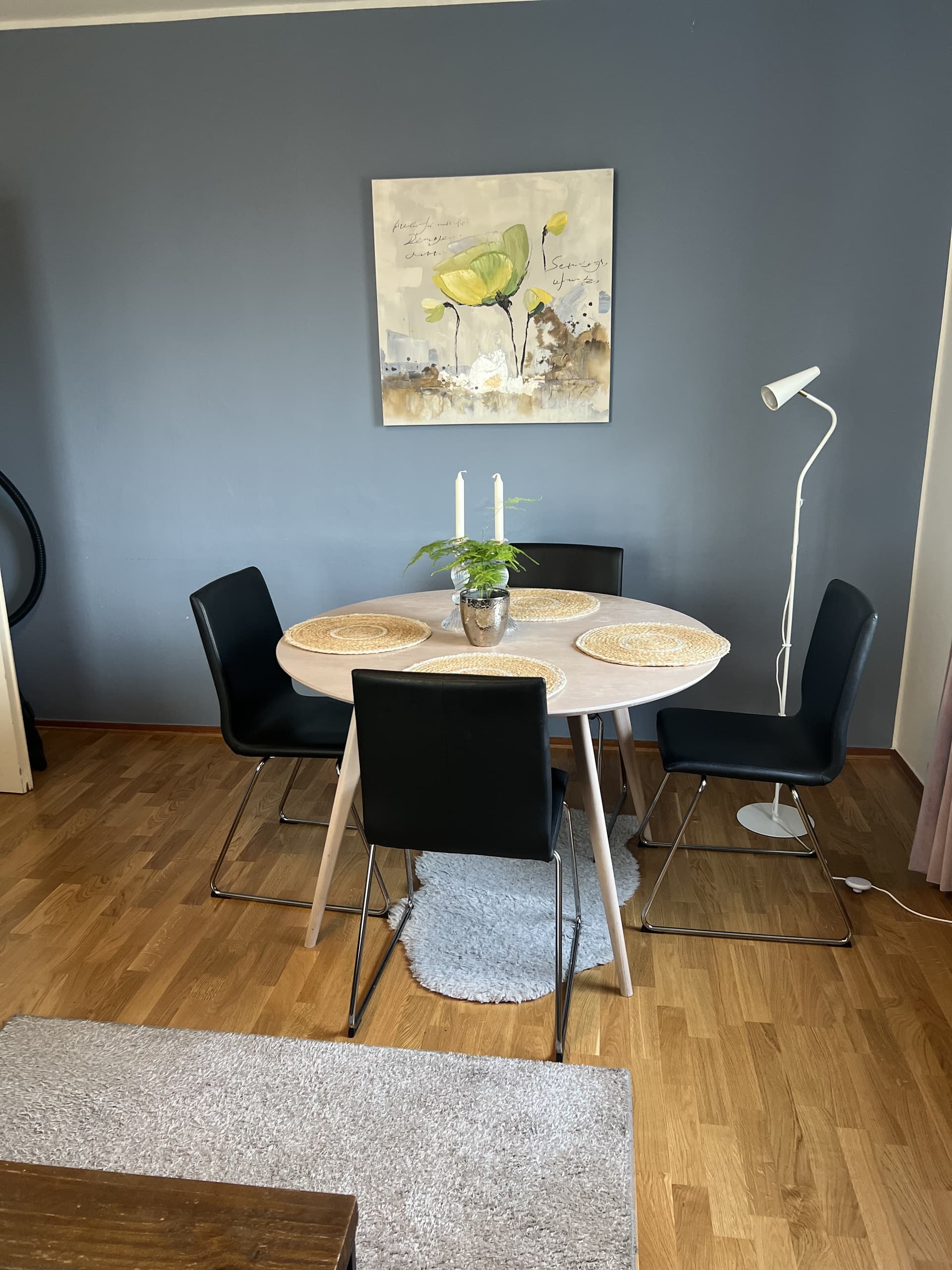 Vällingbyvägen i Vällingby