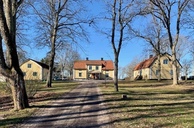 Tjusta Gård i Rosersberg