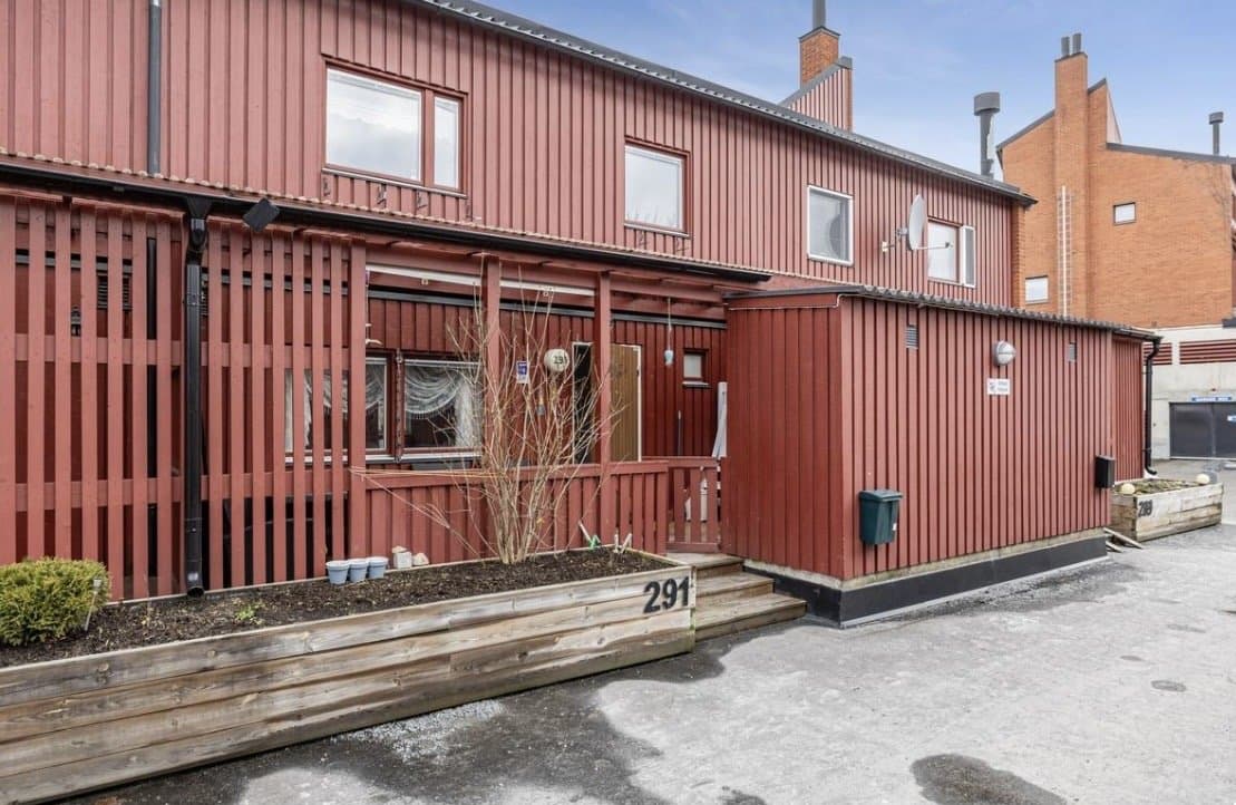 Myrstuguvägen i Vårby
