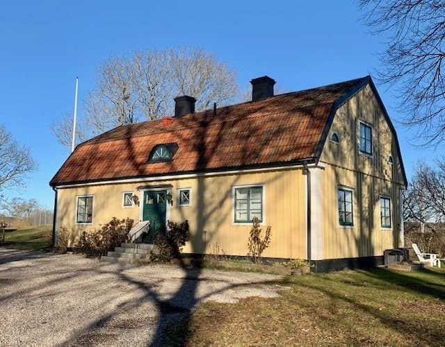 Tjusta Gård i Rosersberg