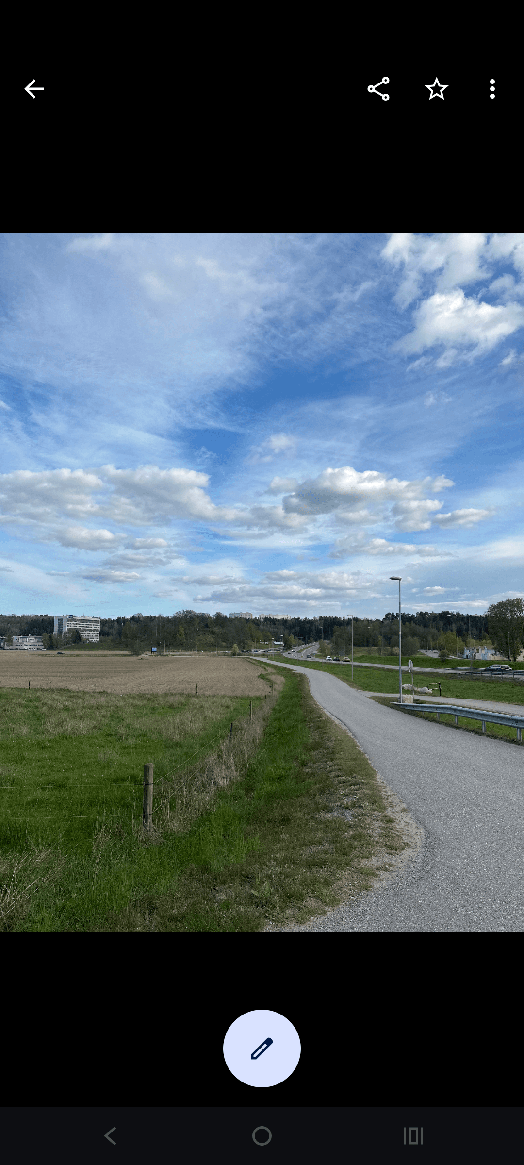 Solbacksvägen i Tumba