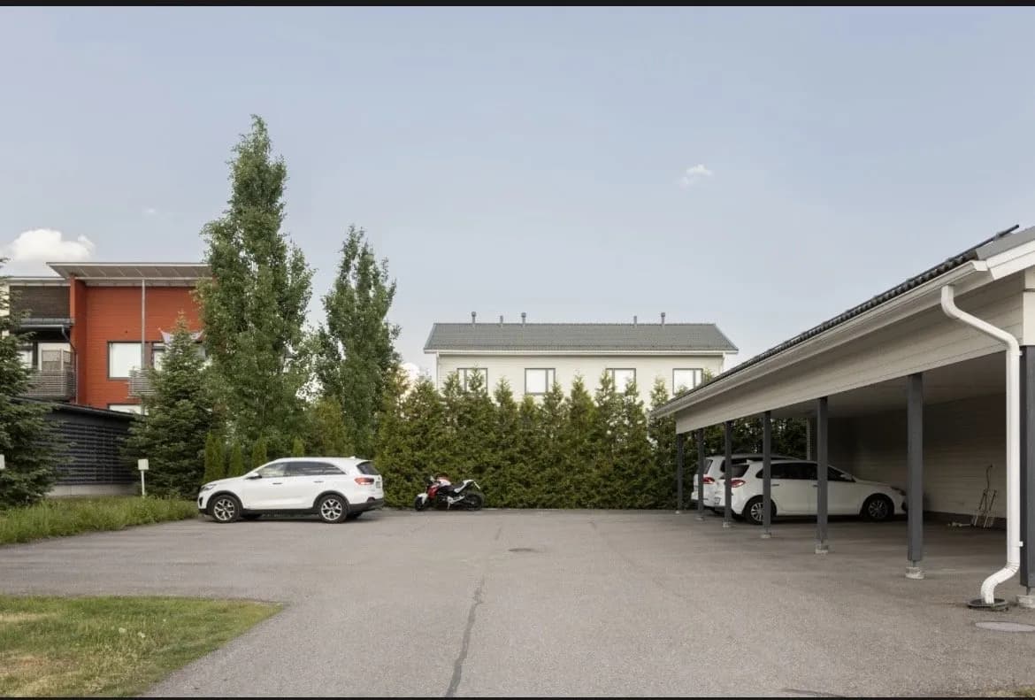 Ritariperhosentie i Lahela