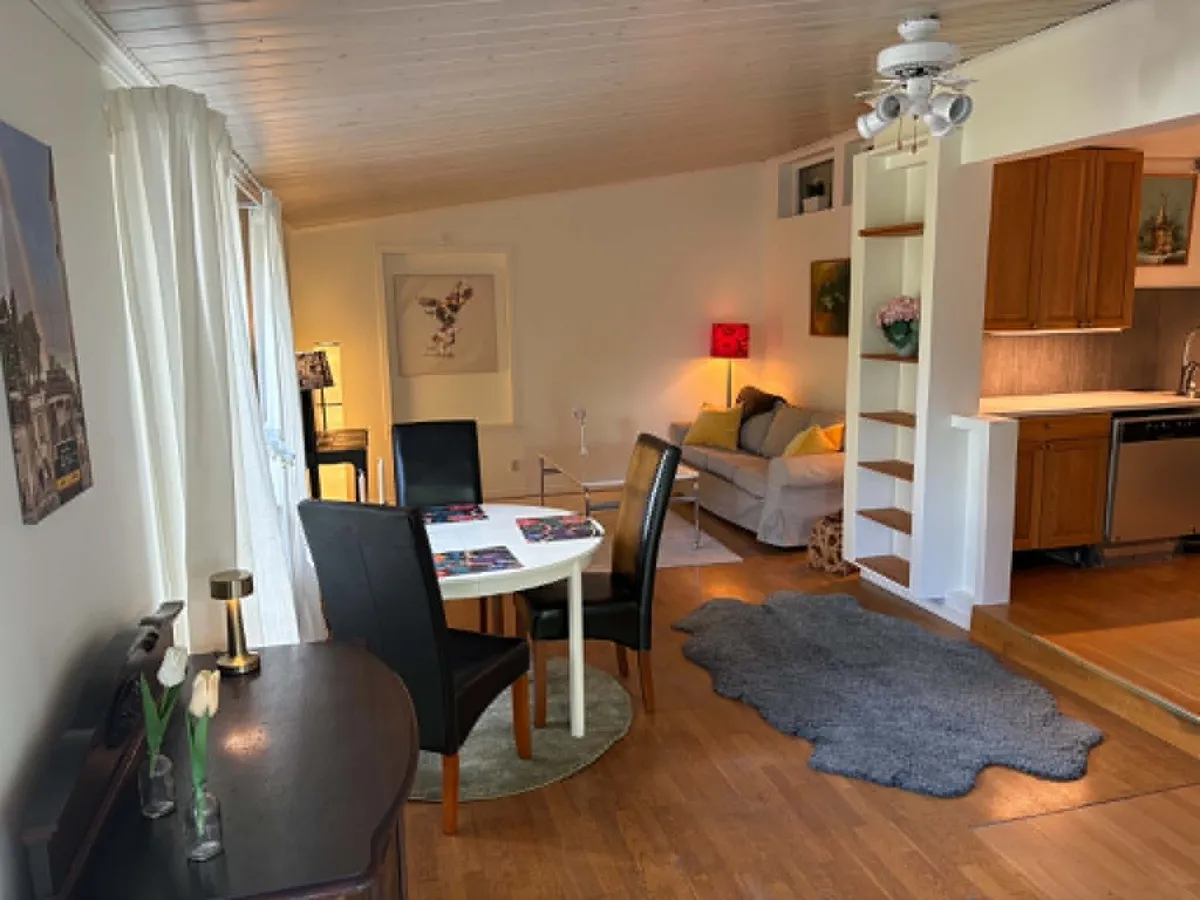 Rödmossevägen i Farsta