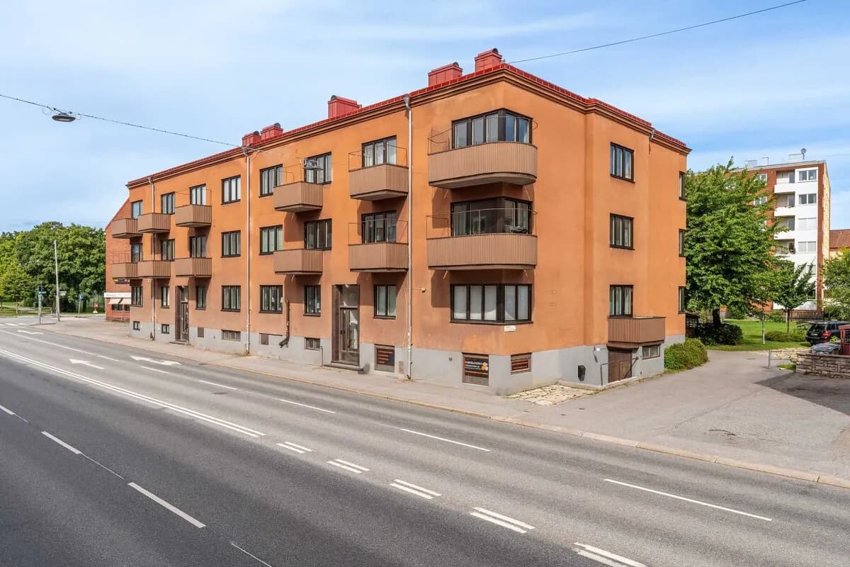 Västra Nobelgatan 20 i Örebro