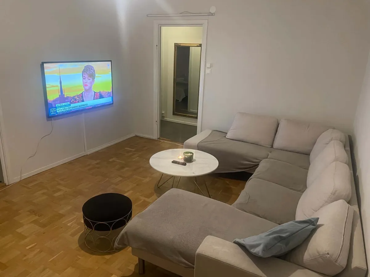 Vällingbyvägen i Vällingby
