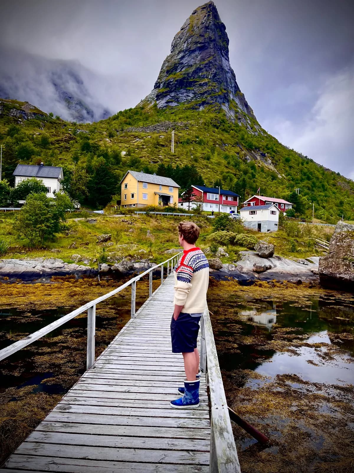Moskenesveien i Reine