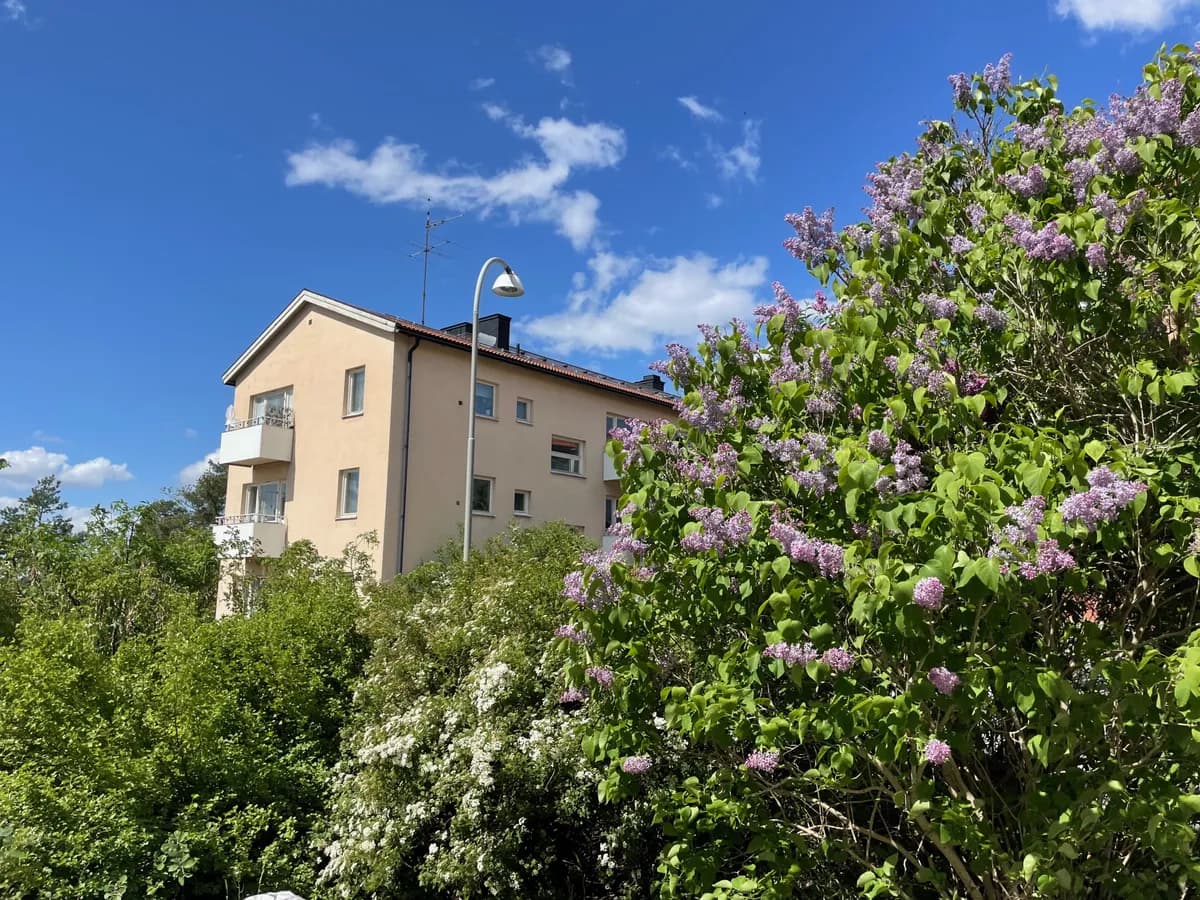 Hallebergsvägen i Bromma