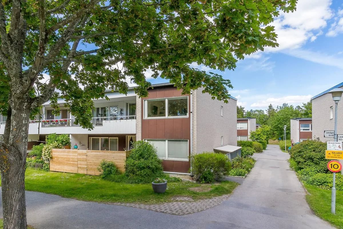 Lomvägen i Sollentuna