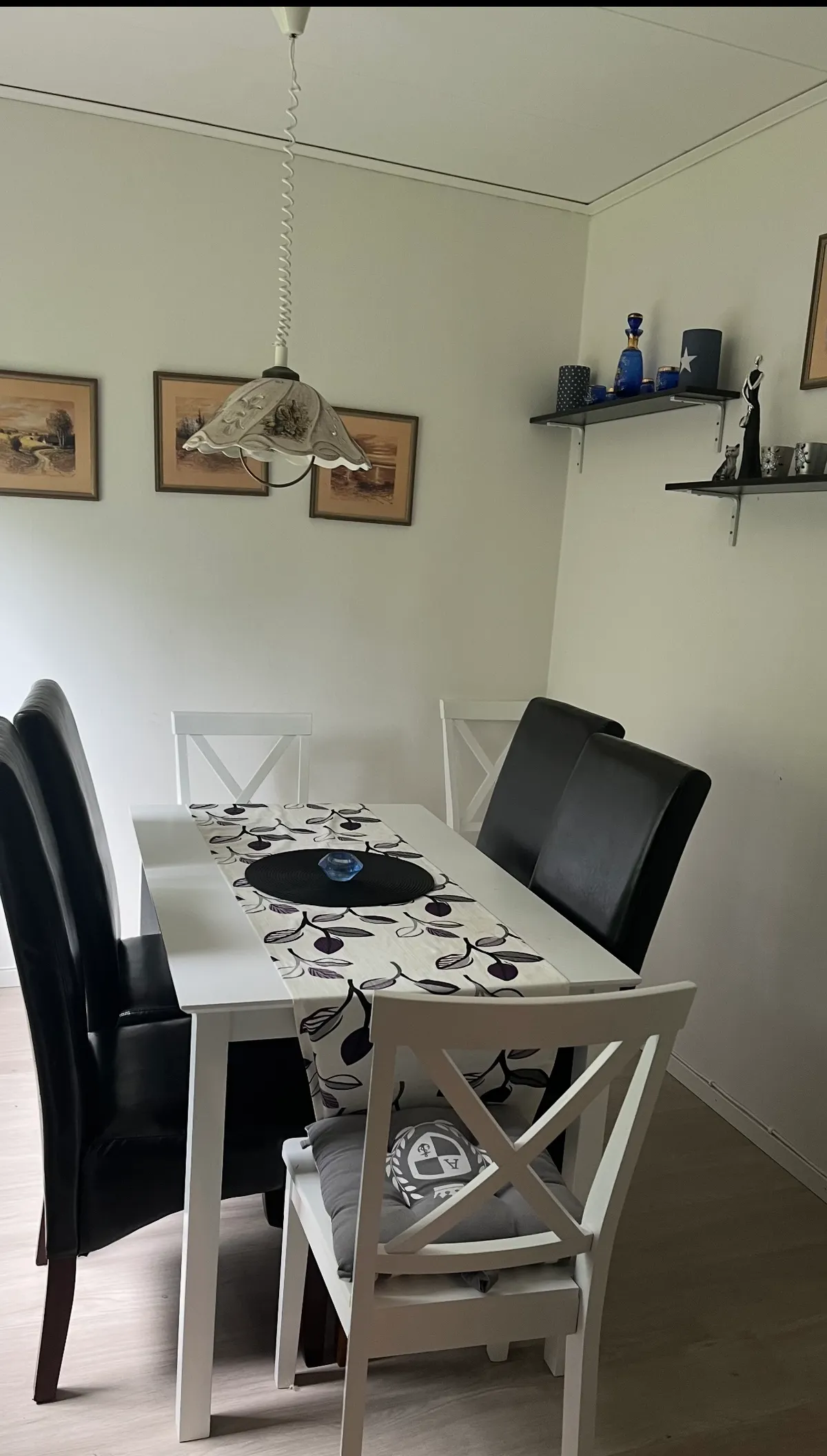 Torsbovägen i Hälleforsnäs