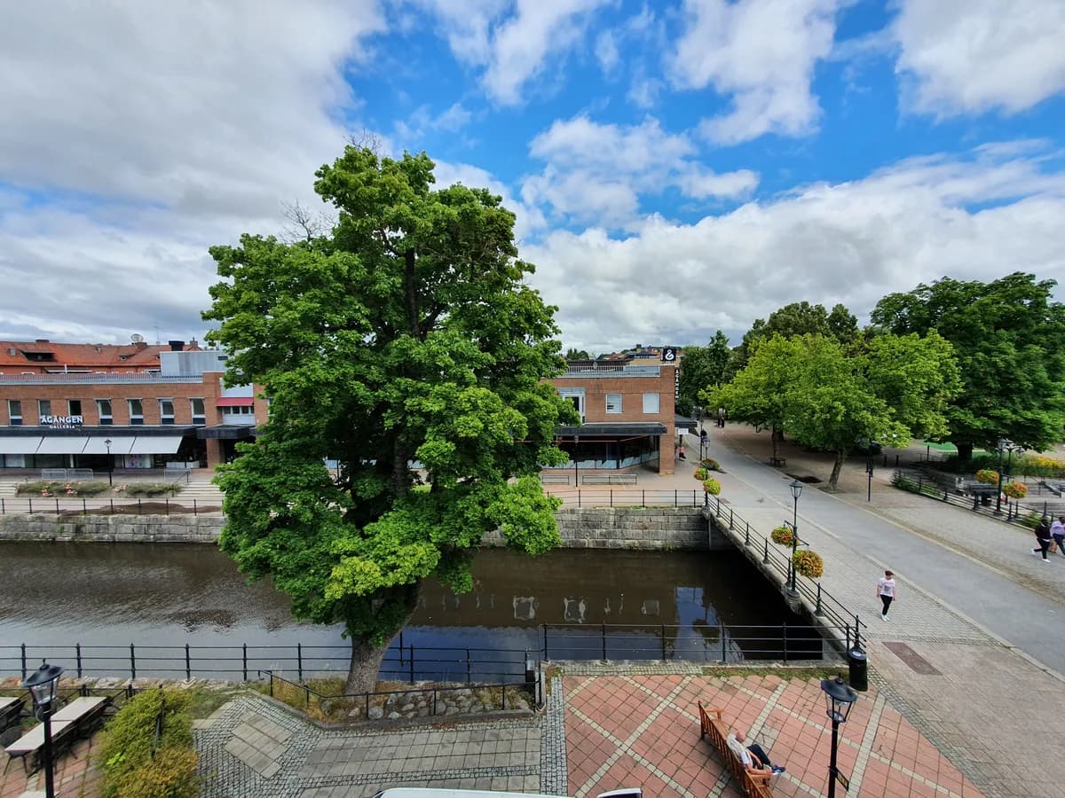 Västra Åpromenaden i Köping