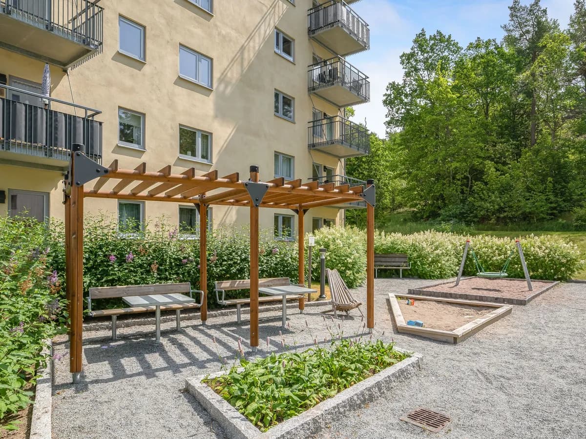 Bil Oskars gata i Enköping