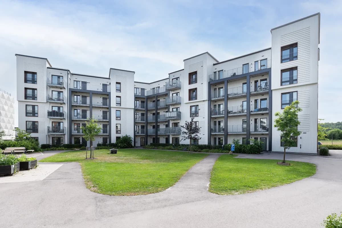 Karlsdalsallén b i Örebro